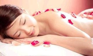 女士專享 美容胸部調(diào)理與緊實提升套餐，盡顯自信風(fēng)采